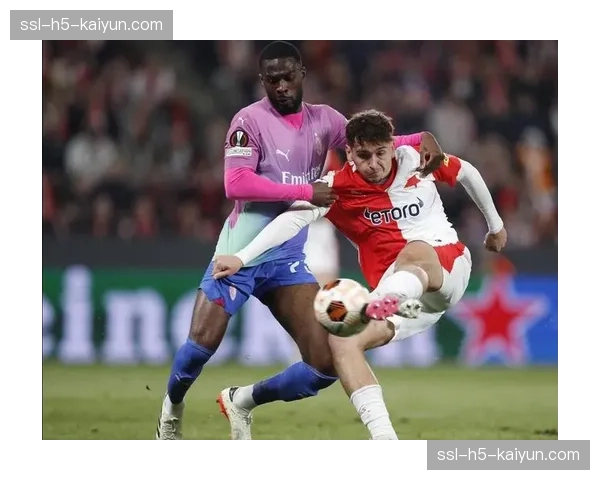 AC米兰确认莱奥将因伤缺席与利物浦的次回合比赛