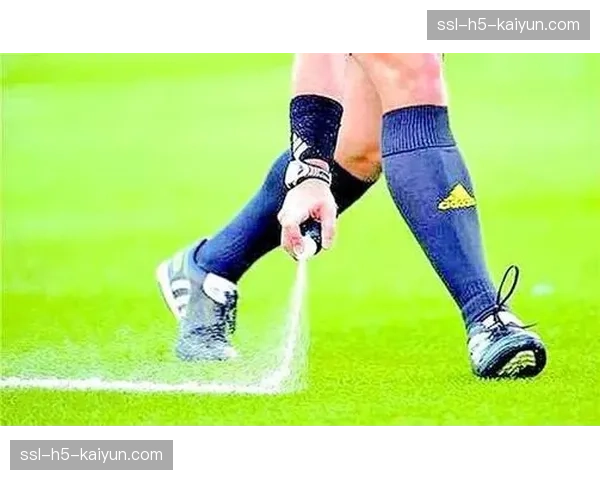 德甲测试新型泡沫喷雾，确保防守方在任意球时退足距离